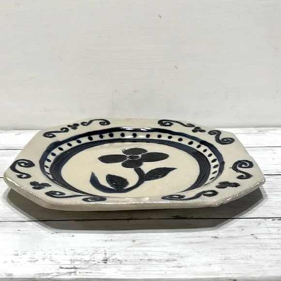 Hand Painted Stoneware Dish - Picture 2 of 6